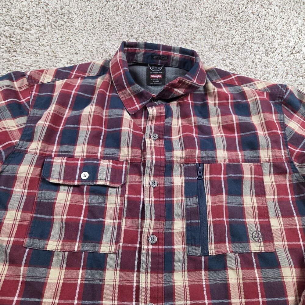 Wrangler ATG Shirt Mens XL Flannel Long Sleeve Plaid Cotton Button Up Patches - Picture 3 of 7